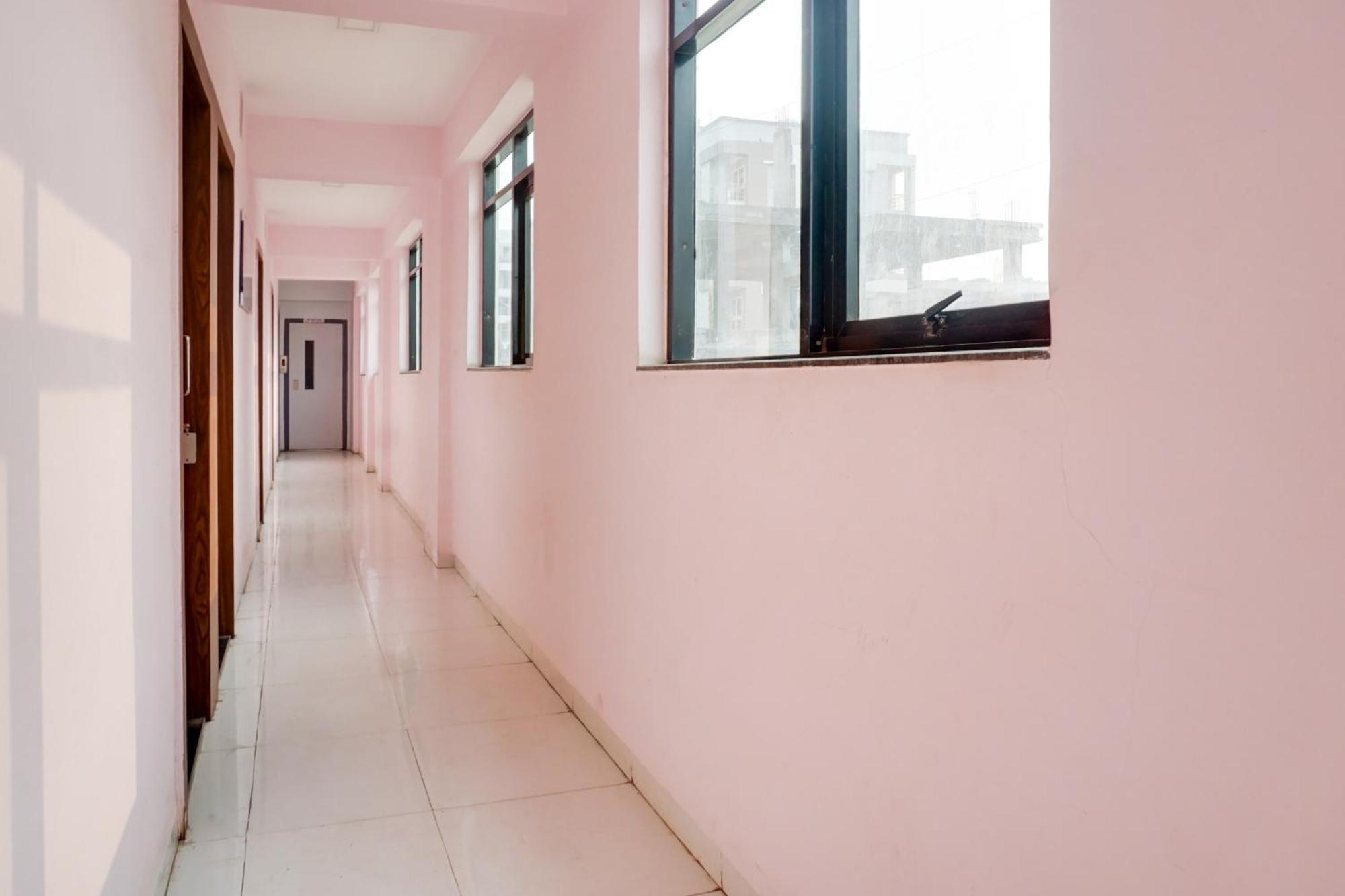 Super Collection O Chandan Nagar Kharadi Formerly Kharadi Inn Pune Exterior photo